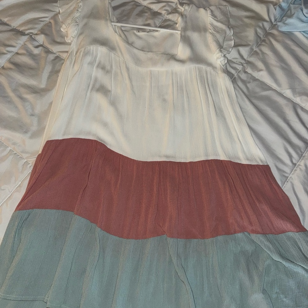 Color Block Dress with Ruffle Sleeves